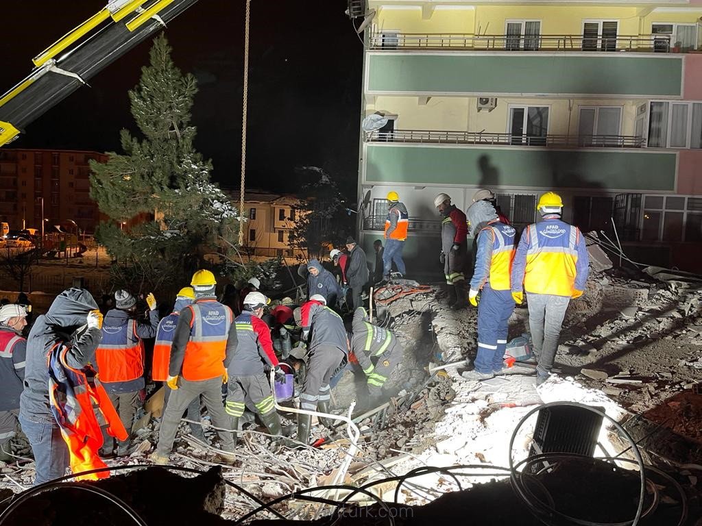 Madenciler, depremin gerçek kahramanları oldu